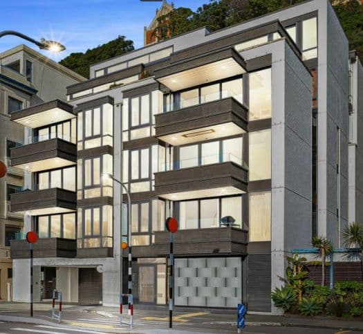 150 Oriental Feature 525x483